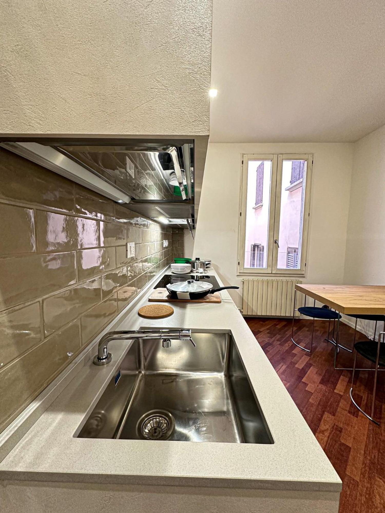 Whouse Large Suite Apartment Indipendenza Bologna Bagian luar foto