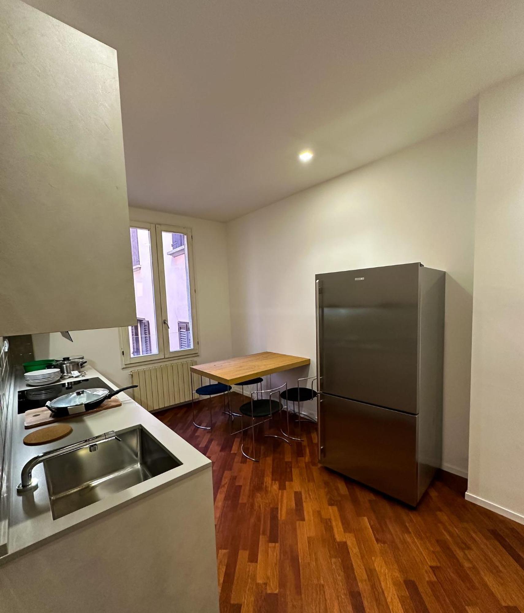 Whouse Large Suite Apartment Indipendenza Bologna Bagian luar foto